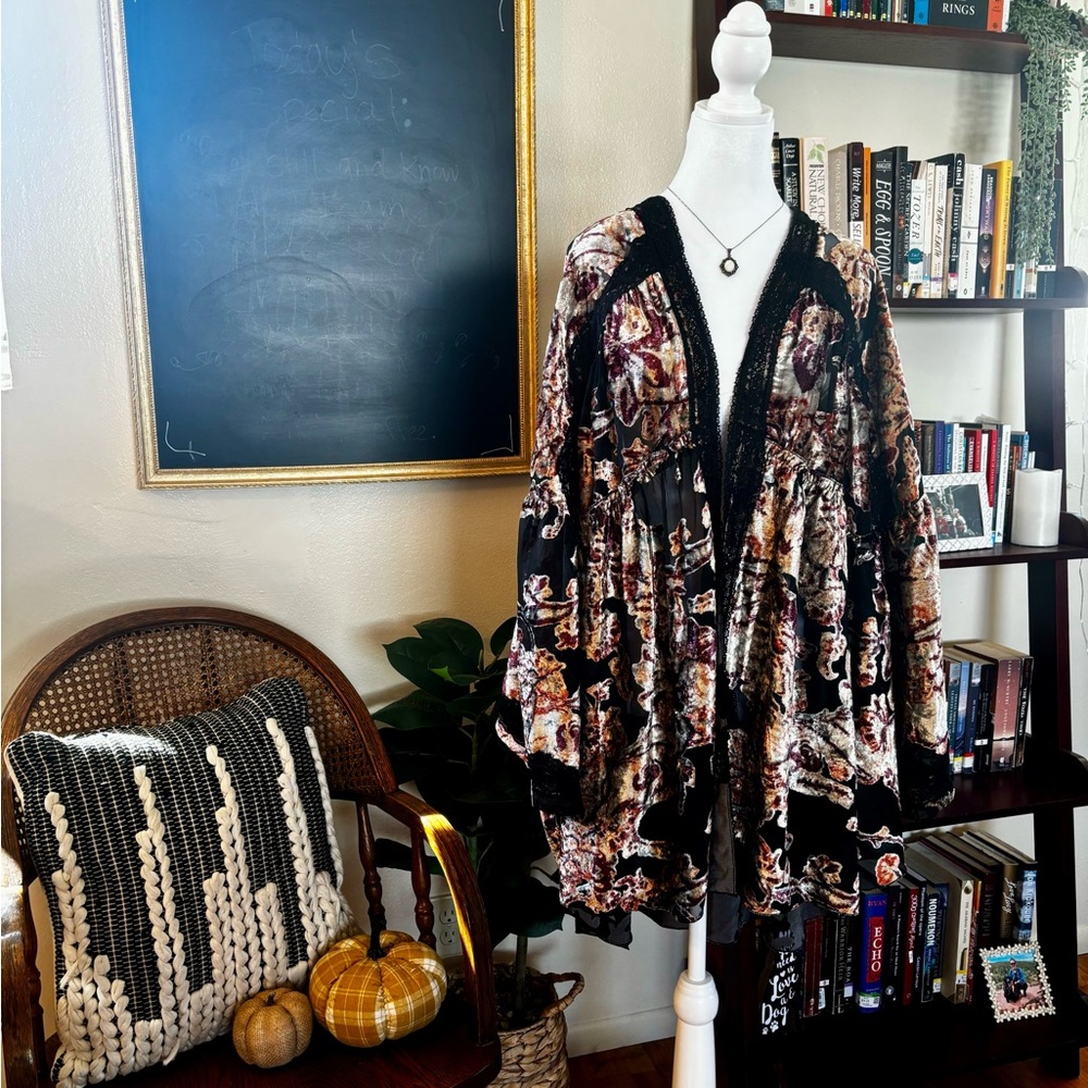 FREE PEOPLE Velvet Kimono